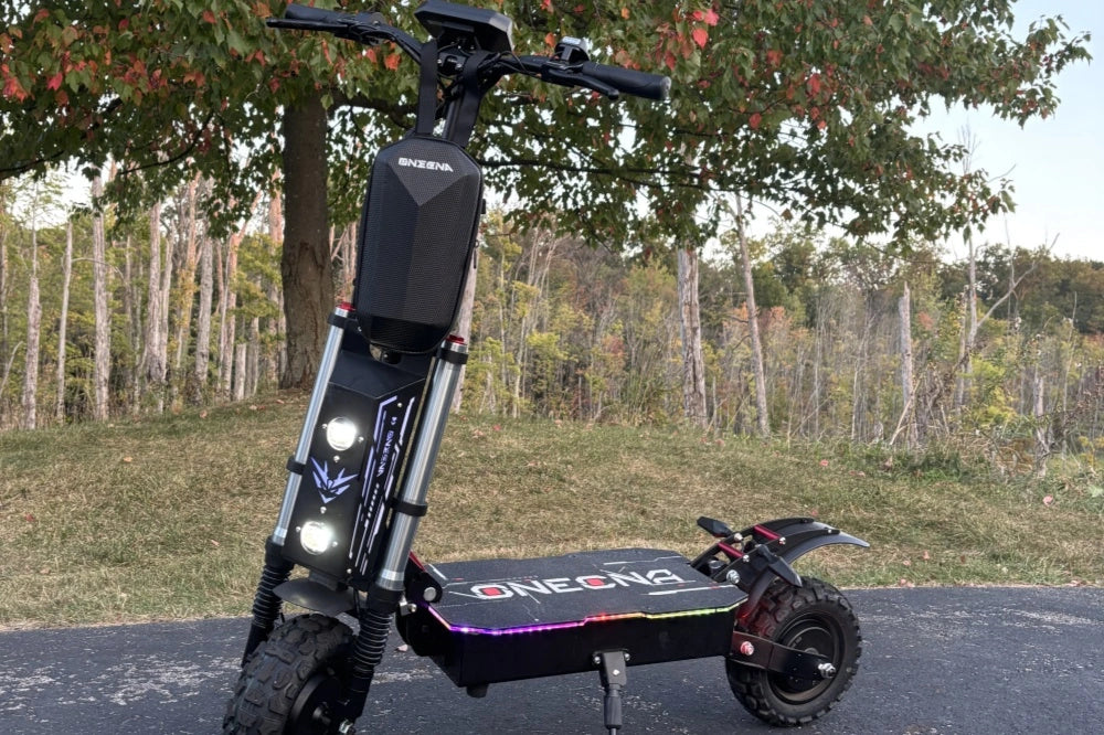 Electric Skateboard vs E-Scooter: Which One Wins Your Ride This Black Friday?